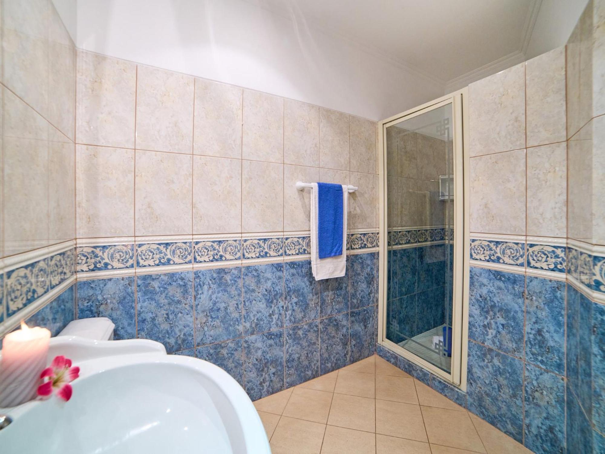 Villa Single-storey House, 4 Bedrooms *